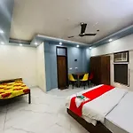 Hotel Green Villa - Near Nizamunddin Railway Station