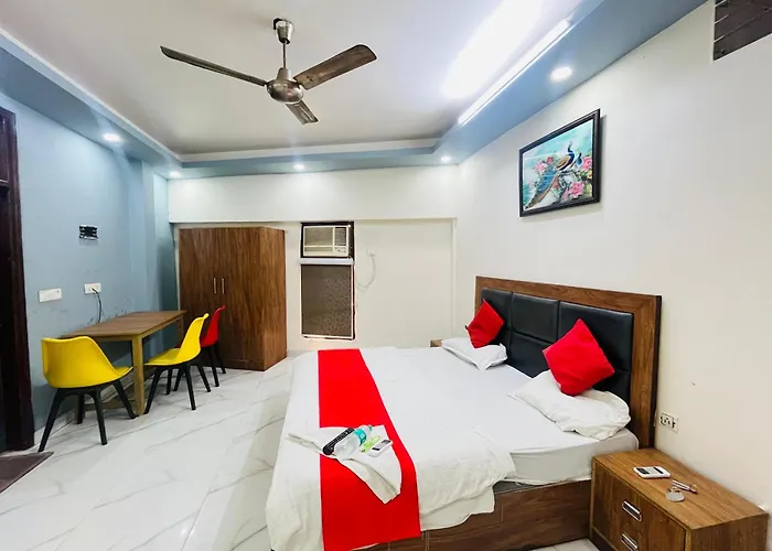 Hotel Green Villa - Near Nizamunddin Railway Station